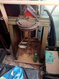 Trocatrice a ghigliottina per cornici