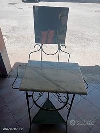 mobiletto antico per bagno o altro