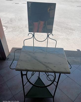 mobiletto antico per bagno o altro