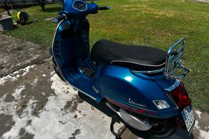 Vespa 300 gts