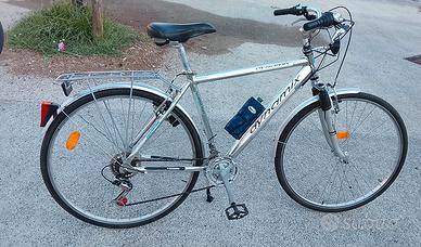 Bicicletta come nuova e in perfetto funzionamento.