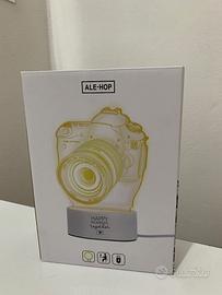 ALE-HOP lampada LED a forma di fotocamera