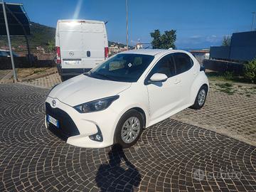 TOYOTA YARIS 1.0 ACTIVE ANNO 2022
