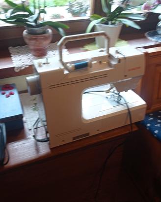Macchina da cucire Singer modello 7468