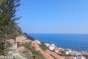 Acqualadrone, trivani con veranda