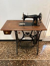 Macchina da cucire SINGER