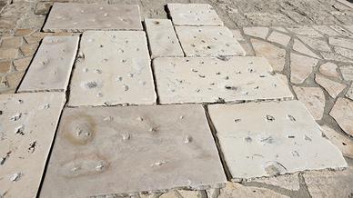 Chianche di pietra antiche pavimento