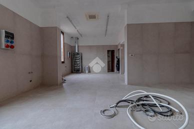 MULTILOCALE A MONTE SAN PIETRO