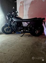 Moto Guzzi V9 - 2024