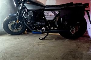 Moto Guzzi V9 - 2024