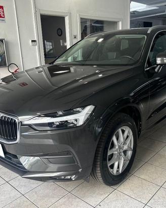VOLVO XC60 B4 (d) AWD Geartronic Momentum Pro