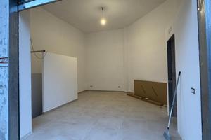 Locale commerciale + deposito