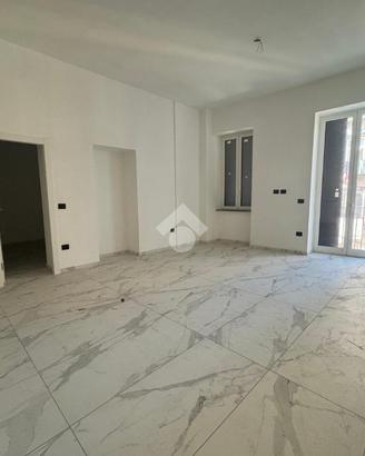 3 LOCALI A NAPOLI