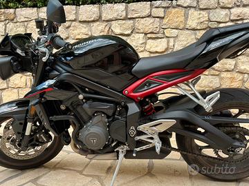 TRIUMPH STREET TRIPLE