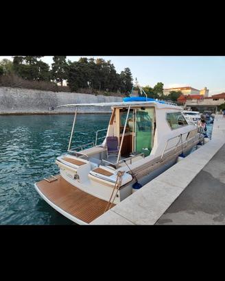 CORONET 32 Motorboat for Sale – Fully Rebuilt (201