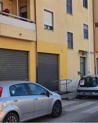 Quartu ampio locale commerciale