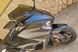 Tmax 560 2020 nero opaco