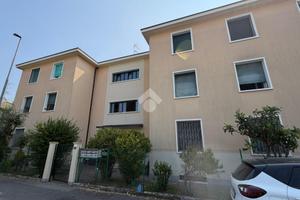 3 LOCALI A CESANO MADERNO
