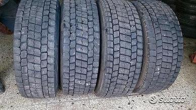 4 pneumatici usati 265 70 19.5 michelin
