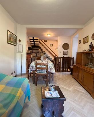2 locali a acquasparta