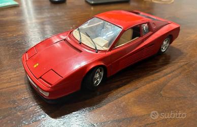 Ferrari Testarossa (1984) Burago scala 1 a 18