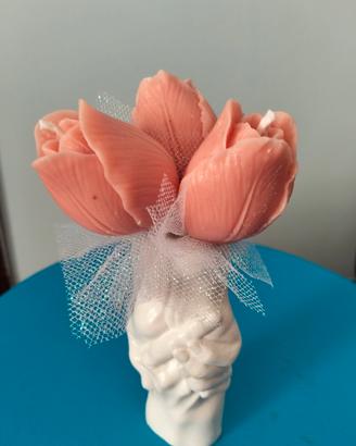 vaso con tulipani 