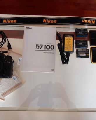 Nikon D 7100 più accessori  con 2367 scatti