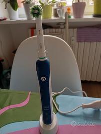 spazzolino elettrico ORAL B