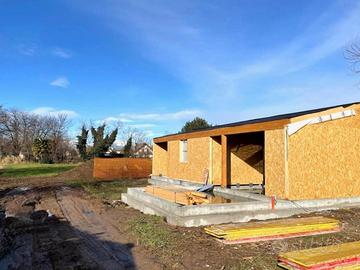 VILLA SINGOLA IMMERSA NEL VERDE - moderna e ver...