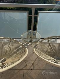 Sedie e tavolino da balcone