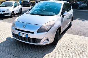 Renault Grand Scènic anno 2011