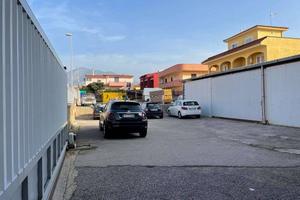 Immobile di 323 m² con 1 locale a Mondragone