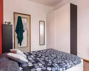 Stanza in appartamento di 118 m² a Cesano Boscone
