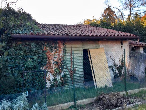 Rustico a schiera con terreno