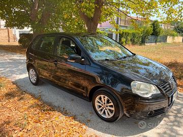 Volkswagen Polo nera 1.4 tdi 5 porte accessoriata