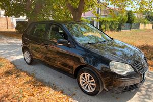 Volkswagen Polo nera 1.4 tdi 5 porte accessoriata
