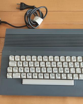Commodore 64 C64C con alimentatore