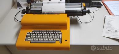 Macchina da scrivere elettrica Olivetti 