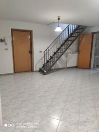 Appartamento più due seminterrati