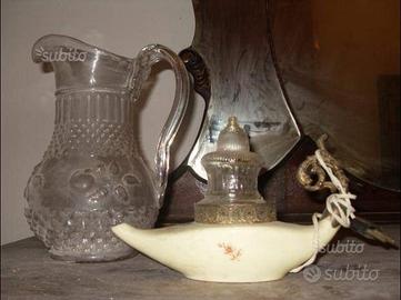 Lampada e brocca antiche