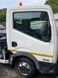 Nissan Cabstar 45.13 con 27.000 km 3 casse ribal