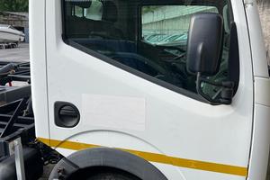 Nissan Cabstar 45.13 con 27.000 km 3 casse ribal