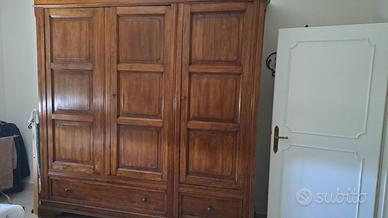 armadio legno stile liberty