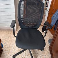 Poltroncina  da scrivania con rotelle ikea