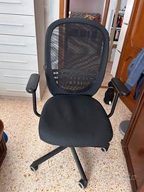 Poltroncina  da scrivania con rotelle ikea