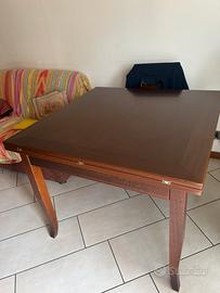 Tavolo allungabile 100x 100 legno noce 6/8 posti