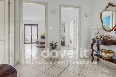 Attico / Mansarda di 127 m² con 5 locali a Brindis