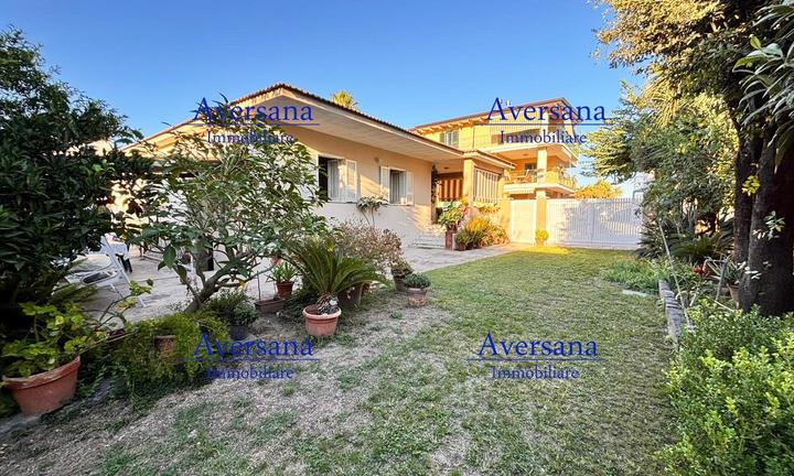 Casa Indipendente con grande giardino