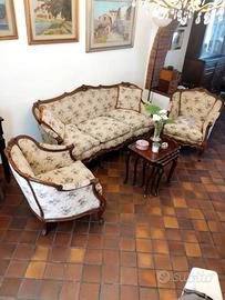 Divano 3 posti più 2 Poltrone 