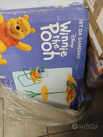 Tavolino con ombrellino e due seggioline winnie th